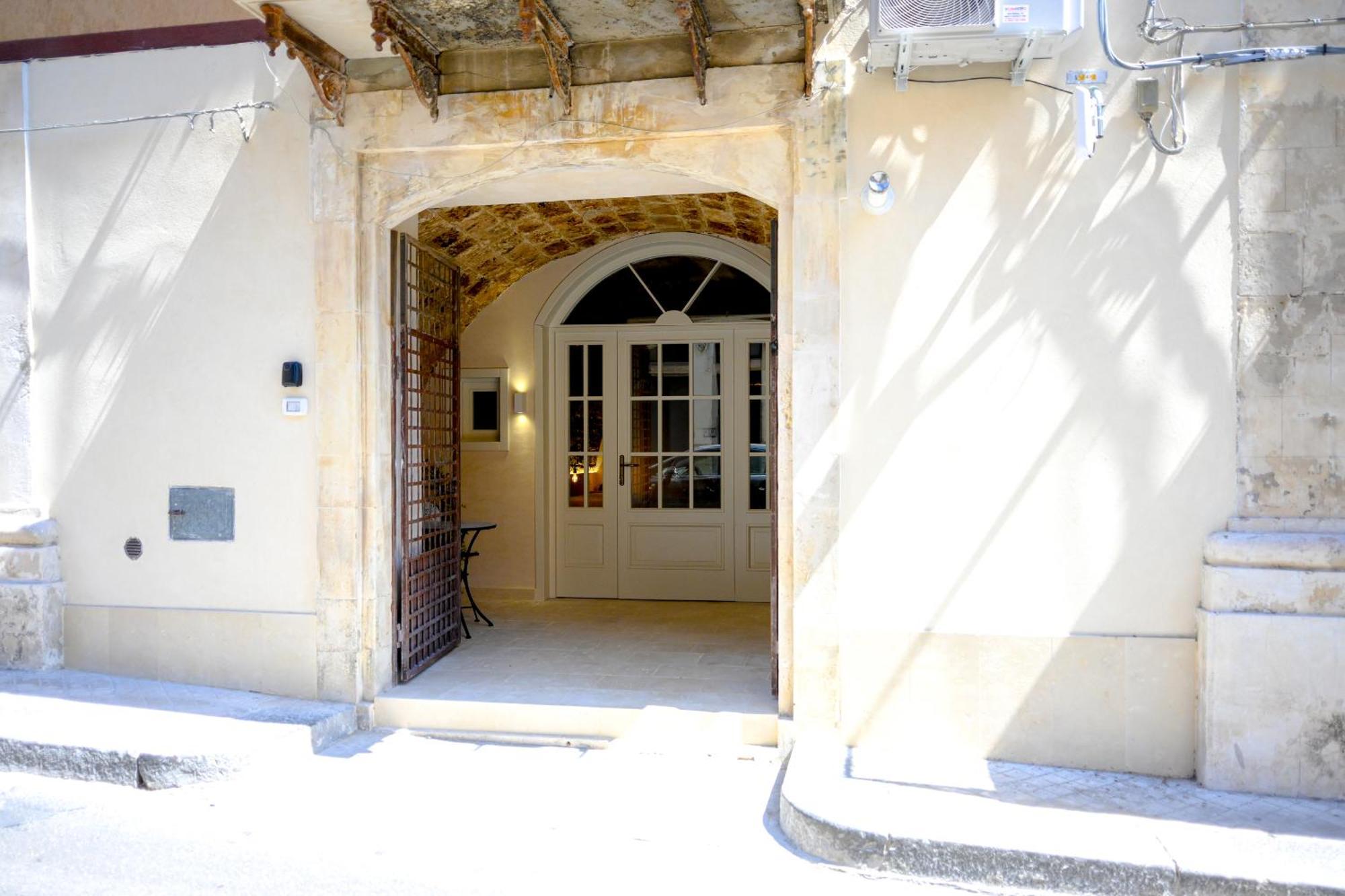 La Grotta, Luxury Suite & Spa Noto Extérieur photo